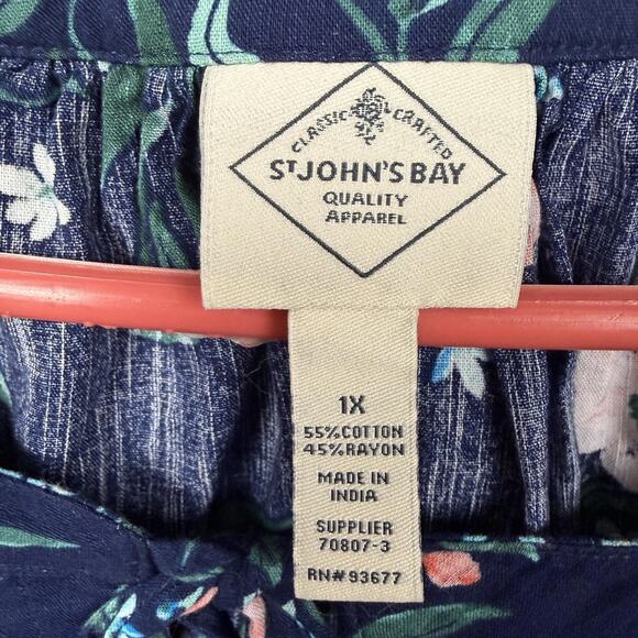 St Johns Bay Top 1X Plus Navy Floral Peasant Romantic Boho Dark Cottagecore - Picture 6 of 10